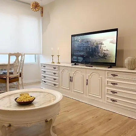 Bright In The Center Of * 桑坦德