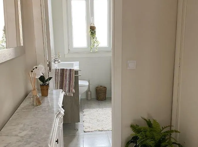 Appartamento Bright In The Center Of *