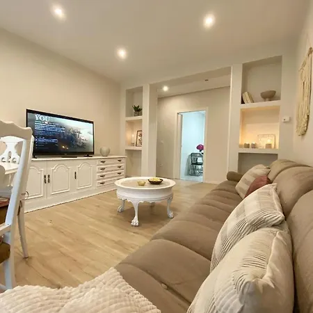 Apartment Bright In The Center Of *